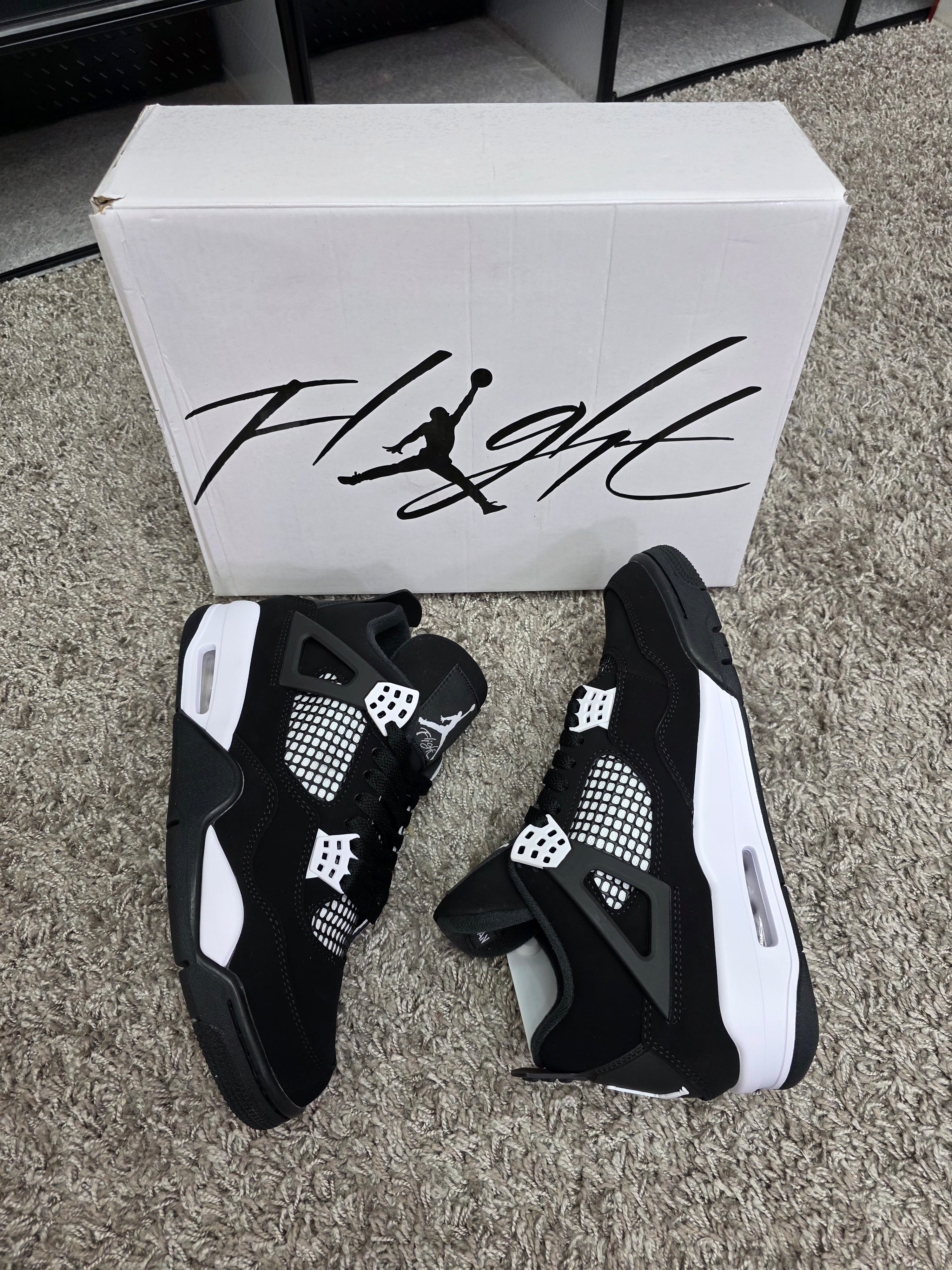 RETRO 4 WHITE THUNDER