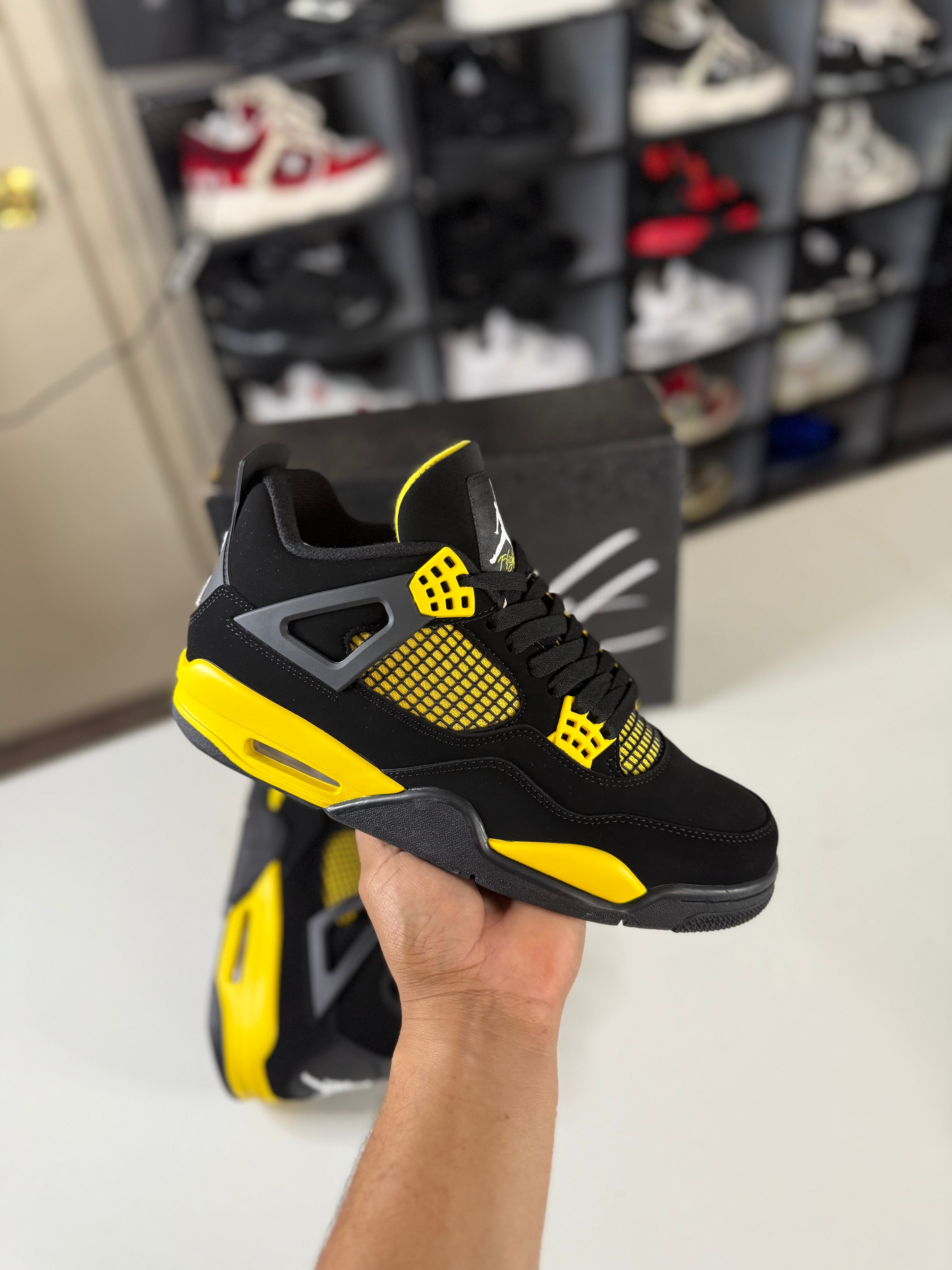RETRO 4THUNDER
