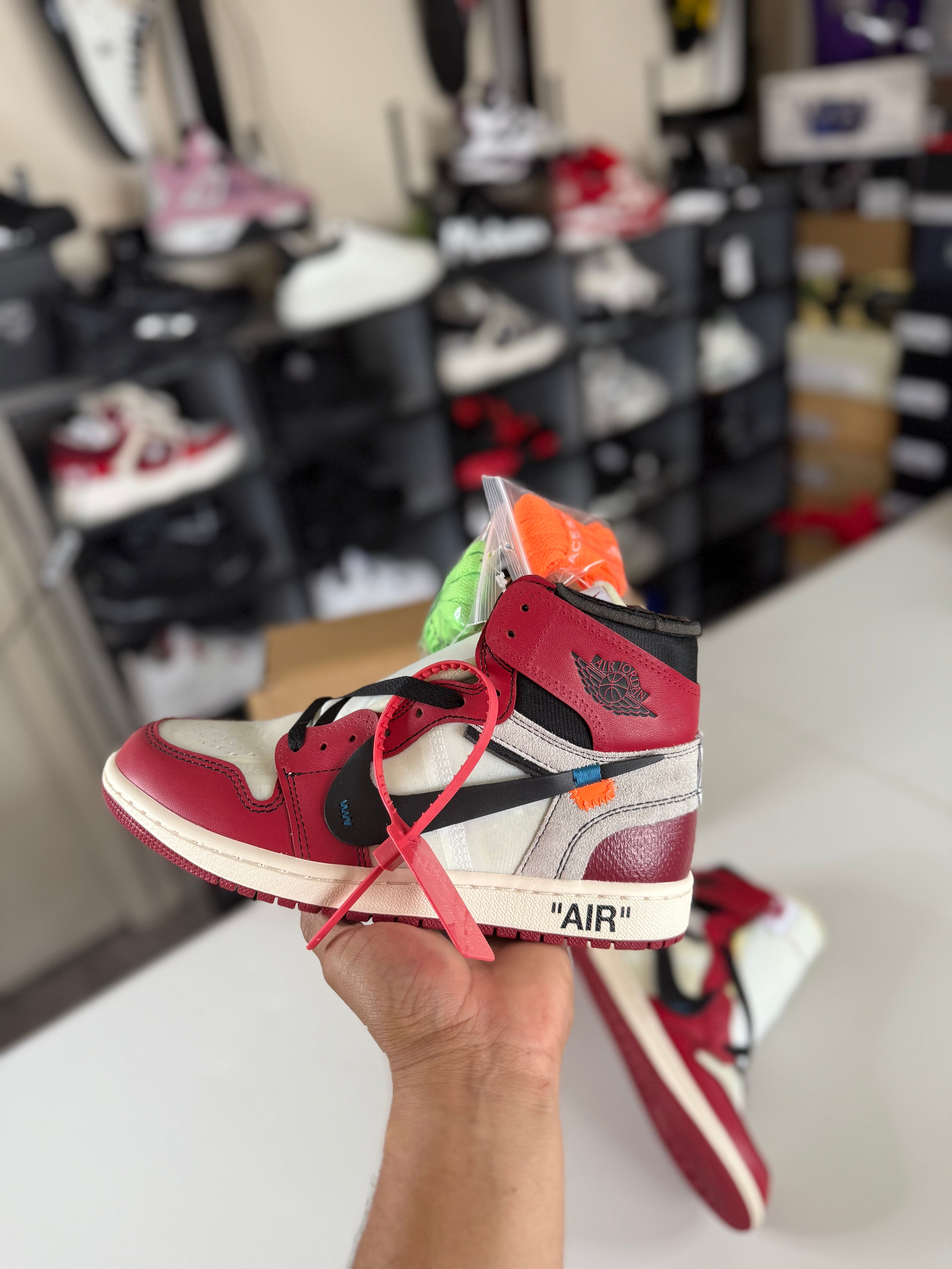 RETRO 1 Off WHITE
