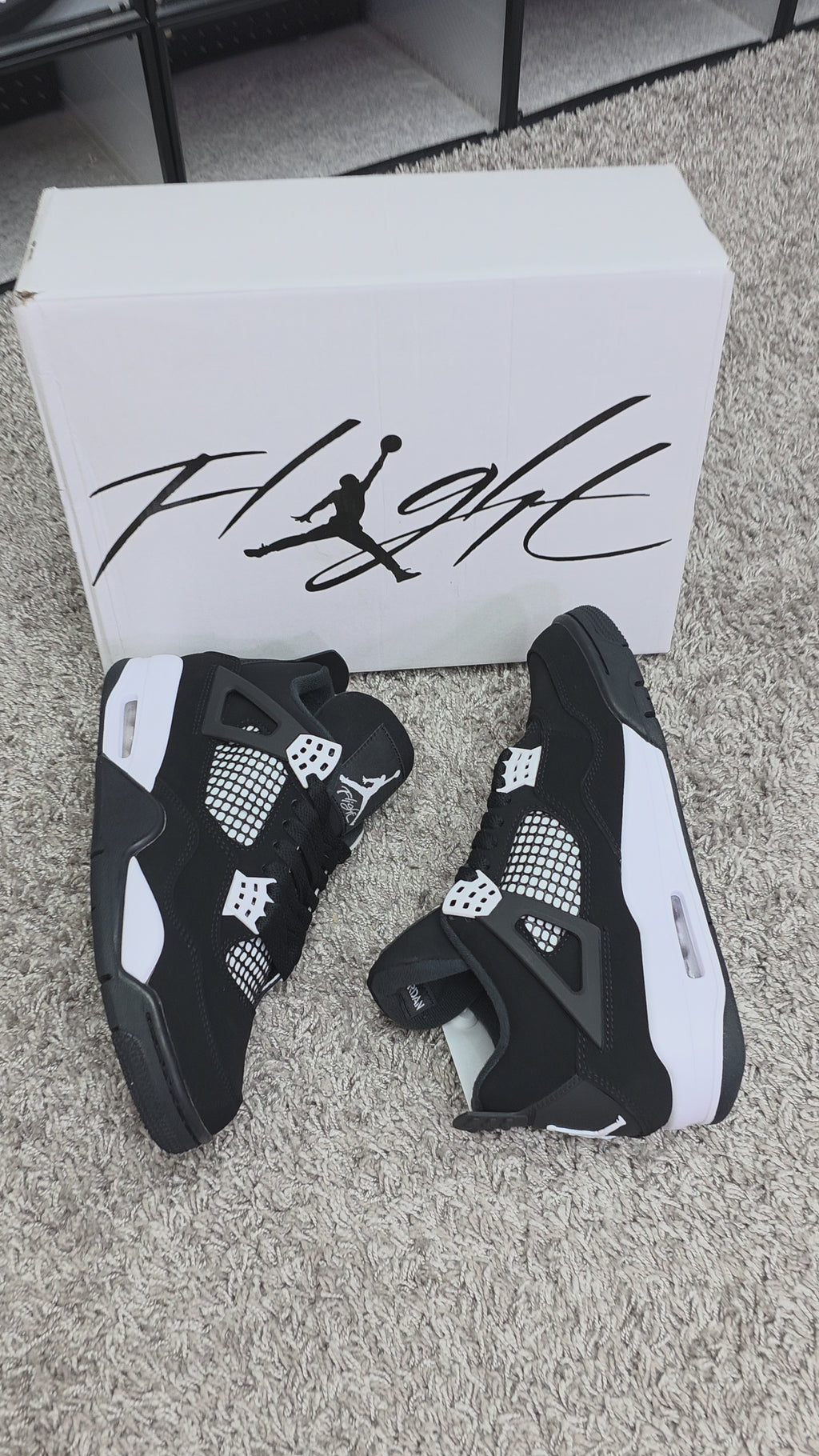 RETRO 4 WHITE THUNDER