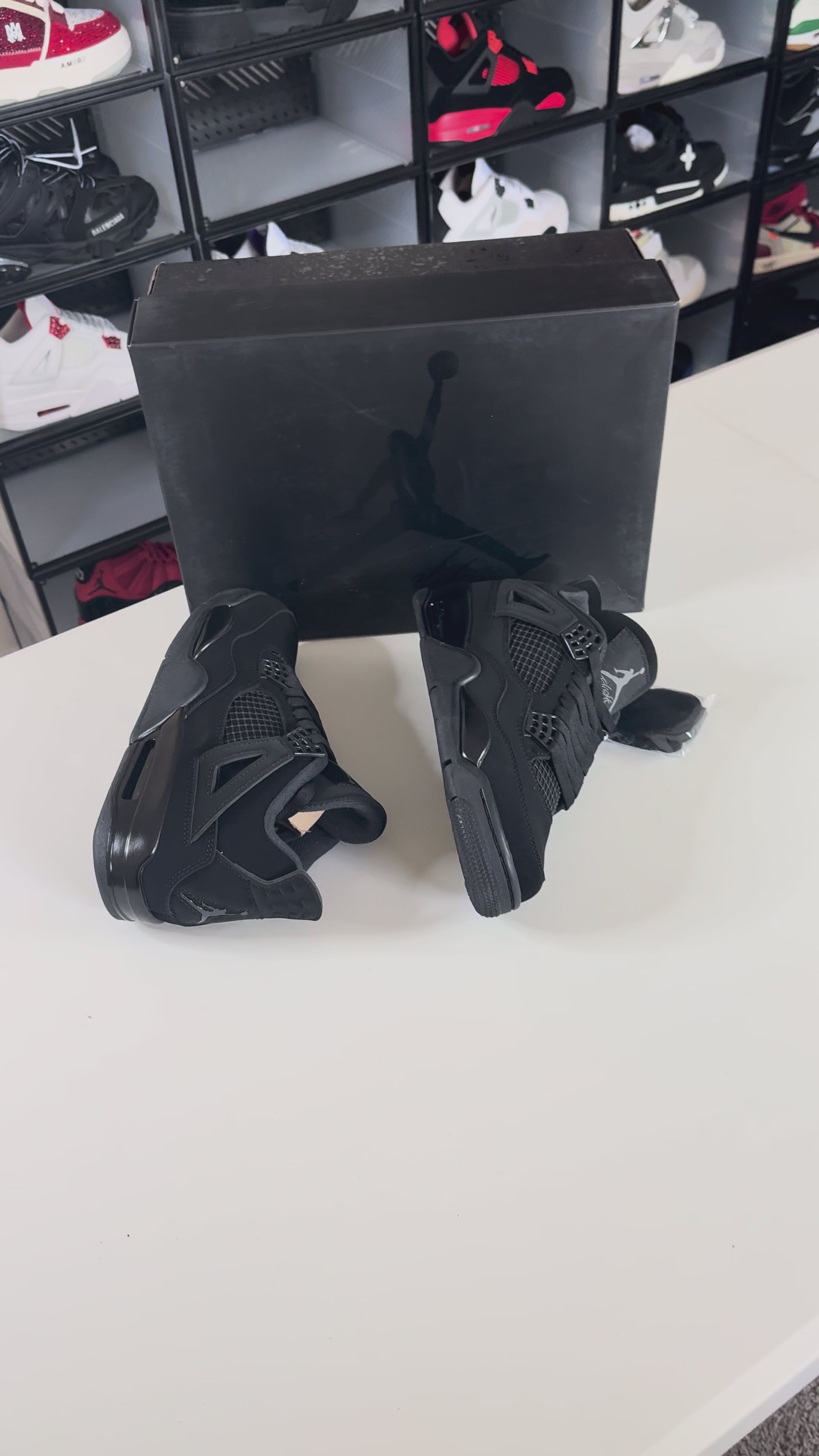RETRO 4BLACK CAT